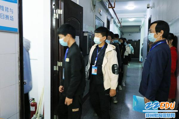 选手入场 选手入场