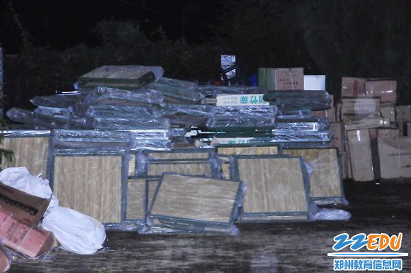 一百张折叠床 一百张折叠床