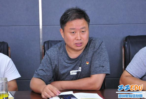 副校长闫英杰发言 副校长闫英杰发言